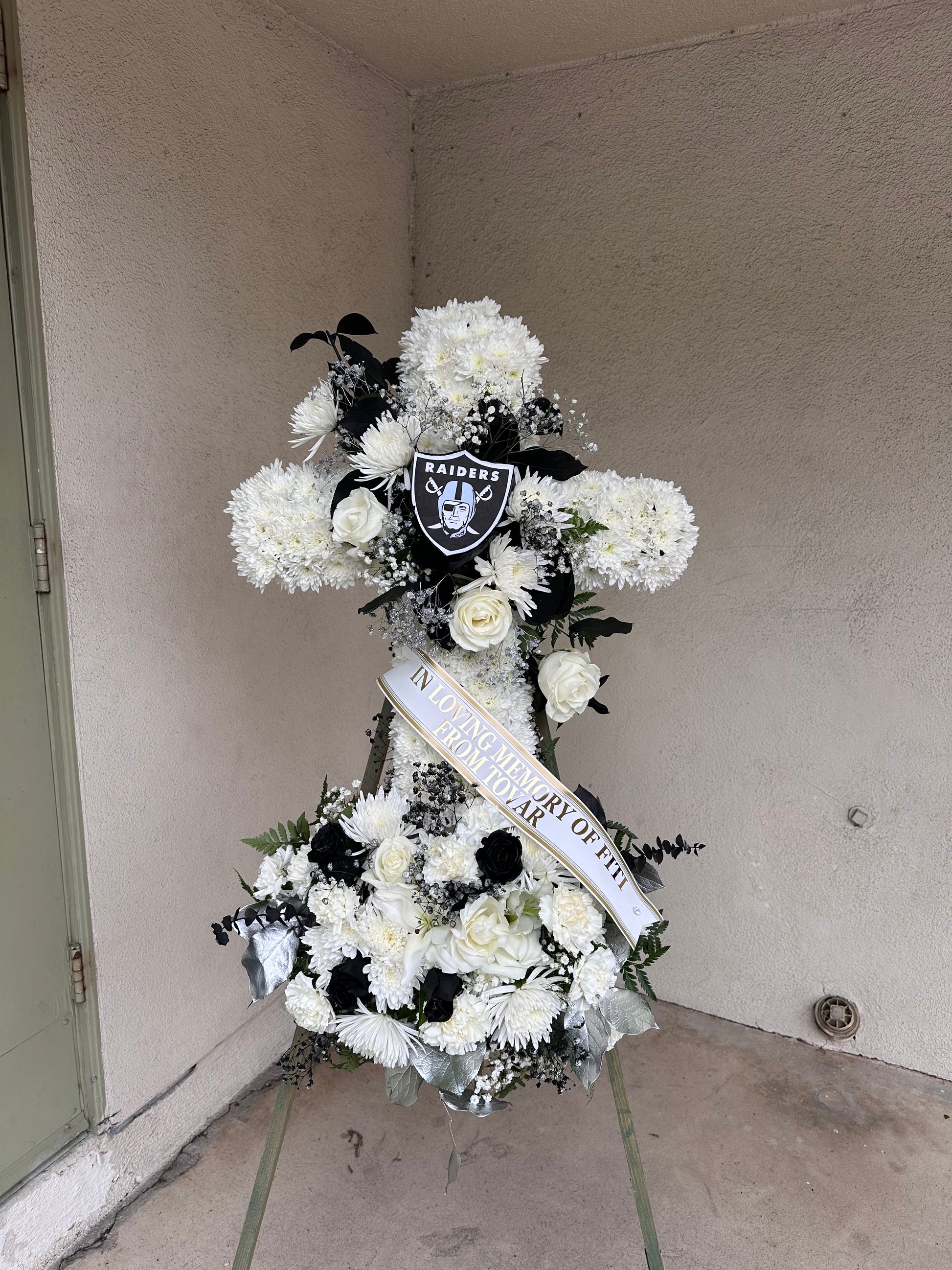 Raider Pride Standing Spray