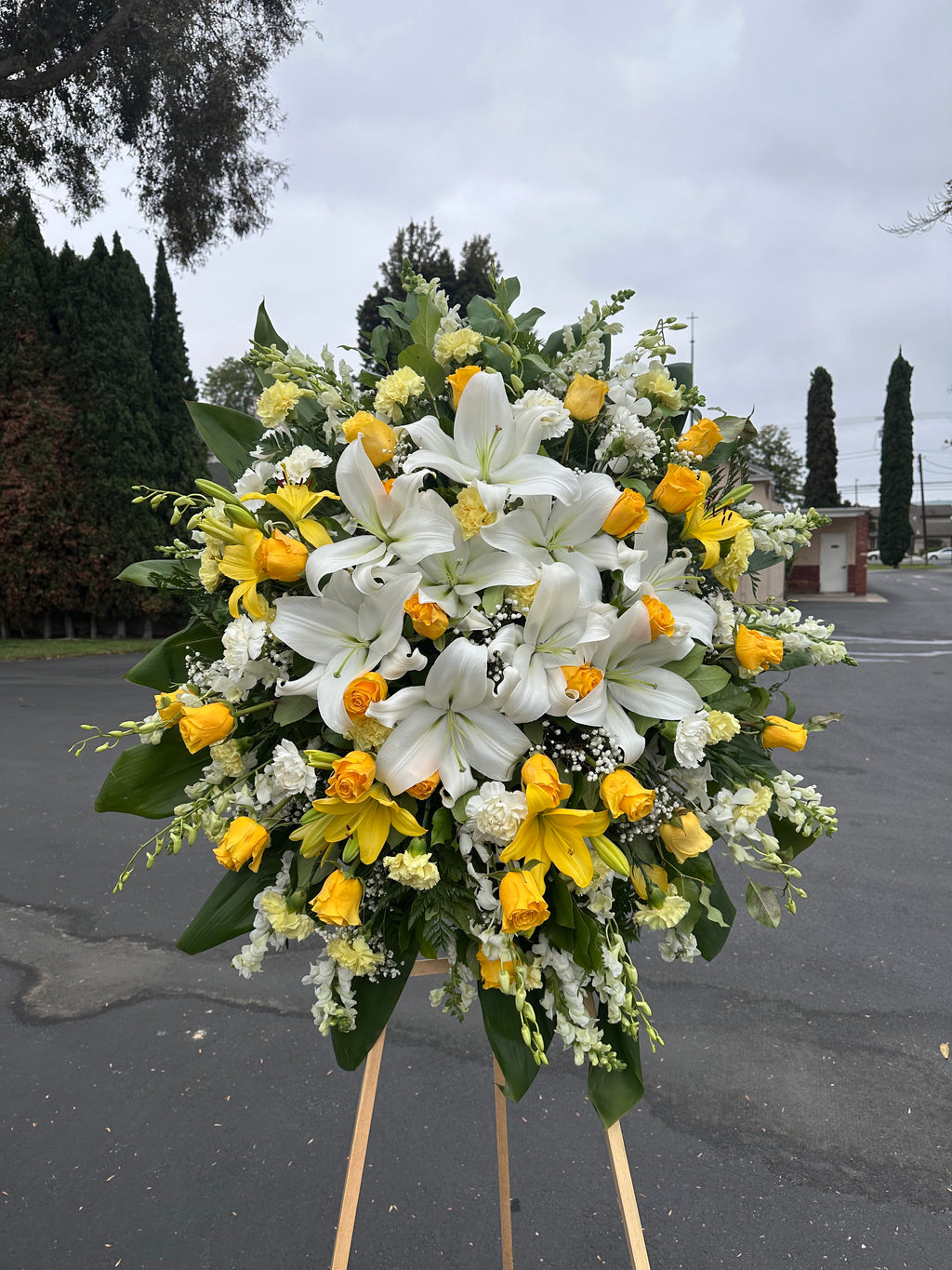 Golden Grace Standing Spray